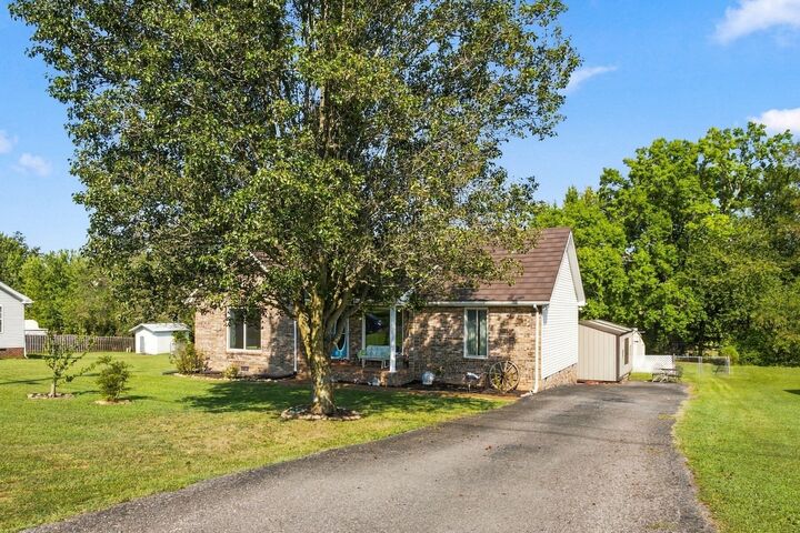 Property Photo: 148 April Cir TN 37148