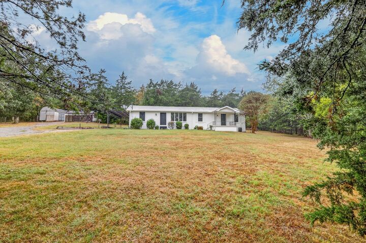 Property Photo: 1515 Owen Rd TN 37027