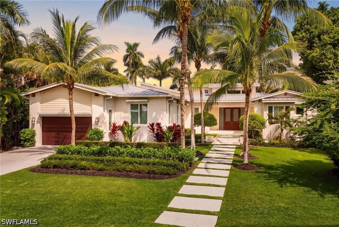 Property Photo:  185 North Lake Drive  FL 34102 