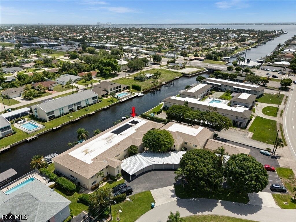 Property Photo:  1345 SE 40th Terrace 2E  FL 33904 