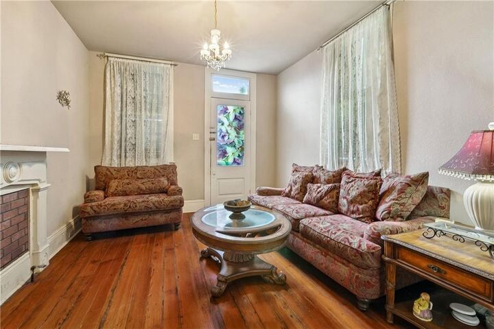 Property Photo: 1230 Alvar Street LA 70117