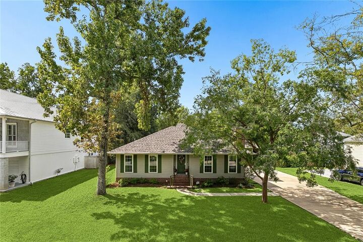 Property Photo:  2424 Mathis Street  LA 70448 