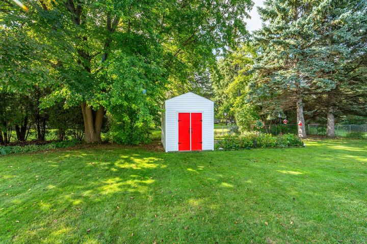 Property Photo:  101 W Hillside Avenue  MN 56537 