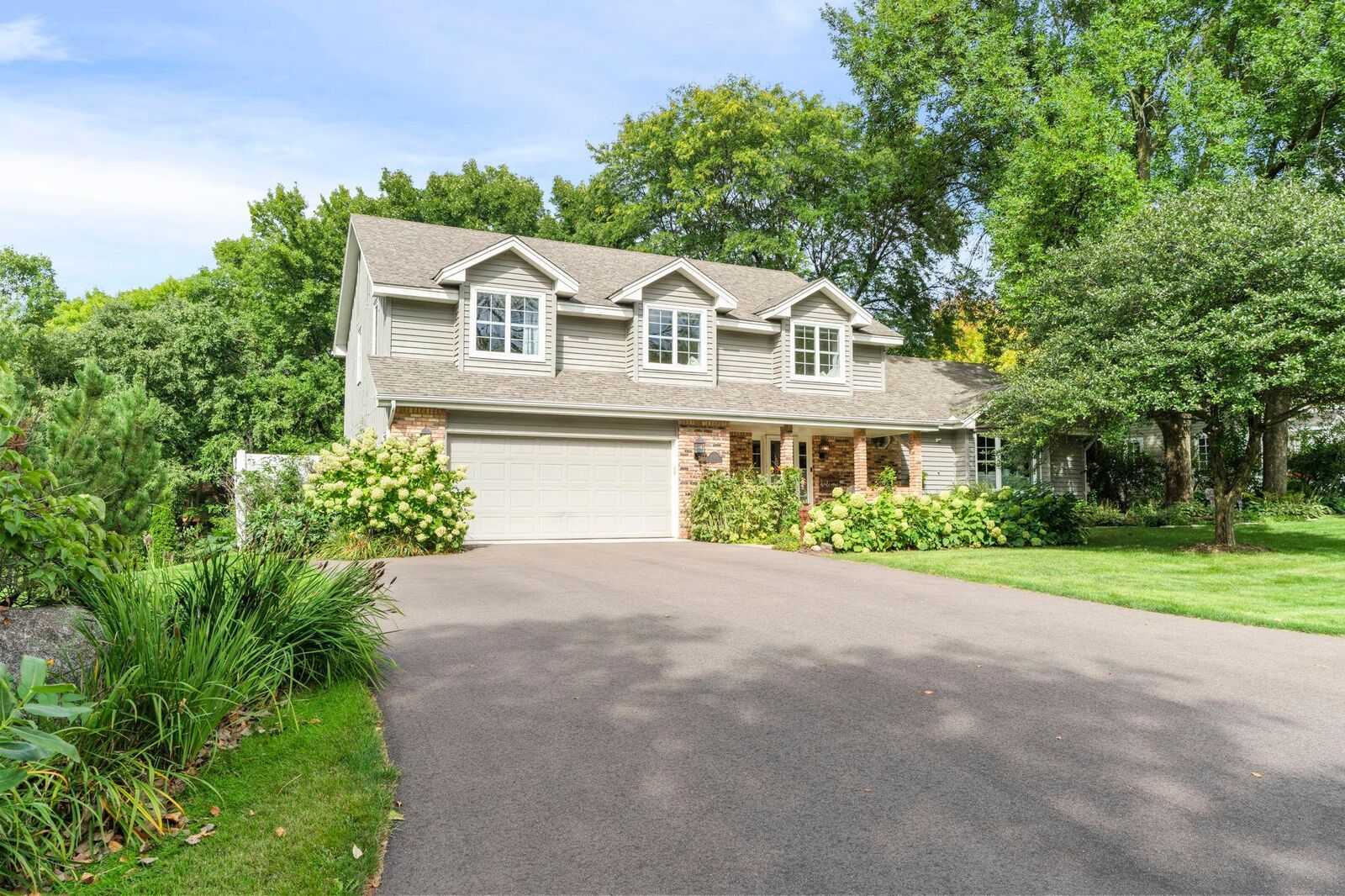 Property Photo:  2600 Jewel Lane N  MN 55447 