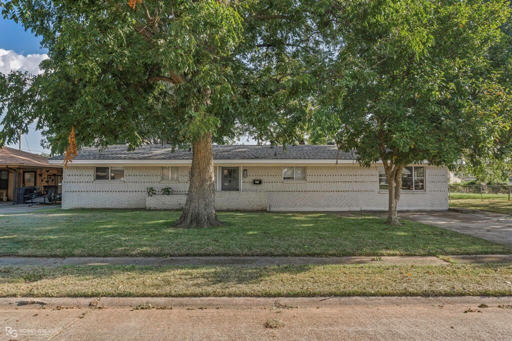 Property Photo: 1106 Caroline Drive LA 71112