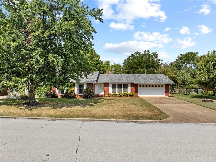 Property Photo:  1503 Ridgepark Road  AR 72601 