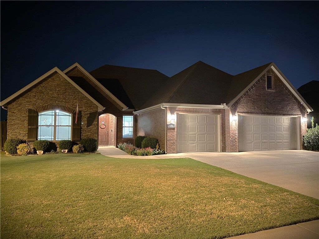 Property Photo: 4846 W Wales Drive AR 72704