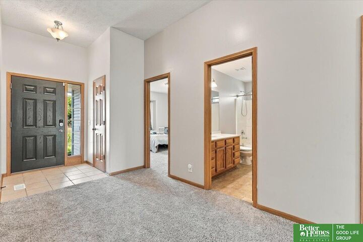 Property Photo: 2207 Aberdeen Drive NE 68046