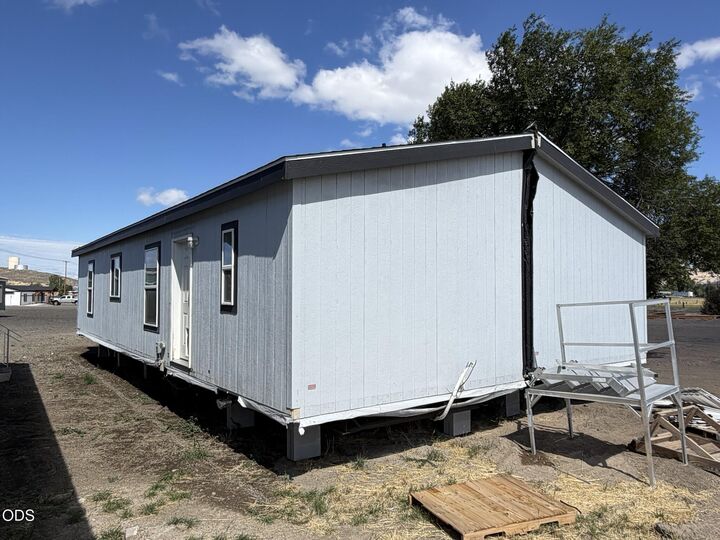 Property Photo: 5555 Washburn Way OR 97603