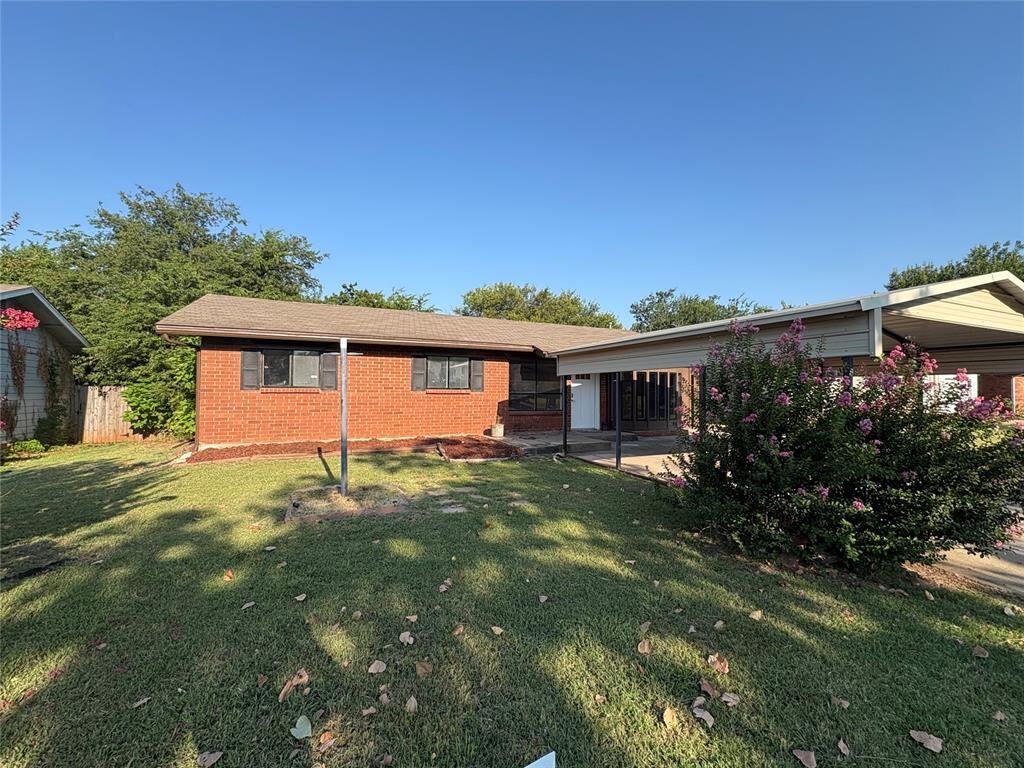 Property Photo:  2605 Queensbury Road  OK 73160 
