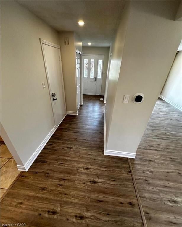 Property Photo:  535 Appledale Crescent Upper  ON N2T 1V8 