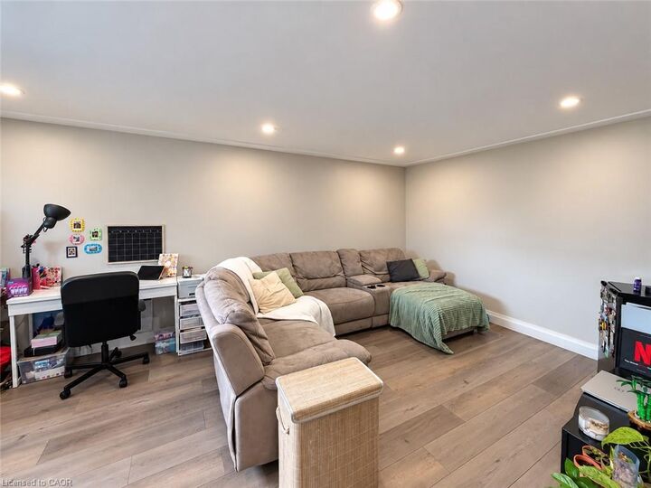 Property Photo:  226 Heiman Street 1  ON N2M 3M3 
