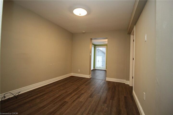 Property Photo:  245 East 13th Street 2  ON L9A 3Z8 