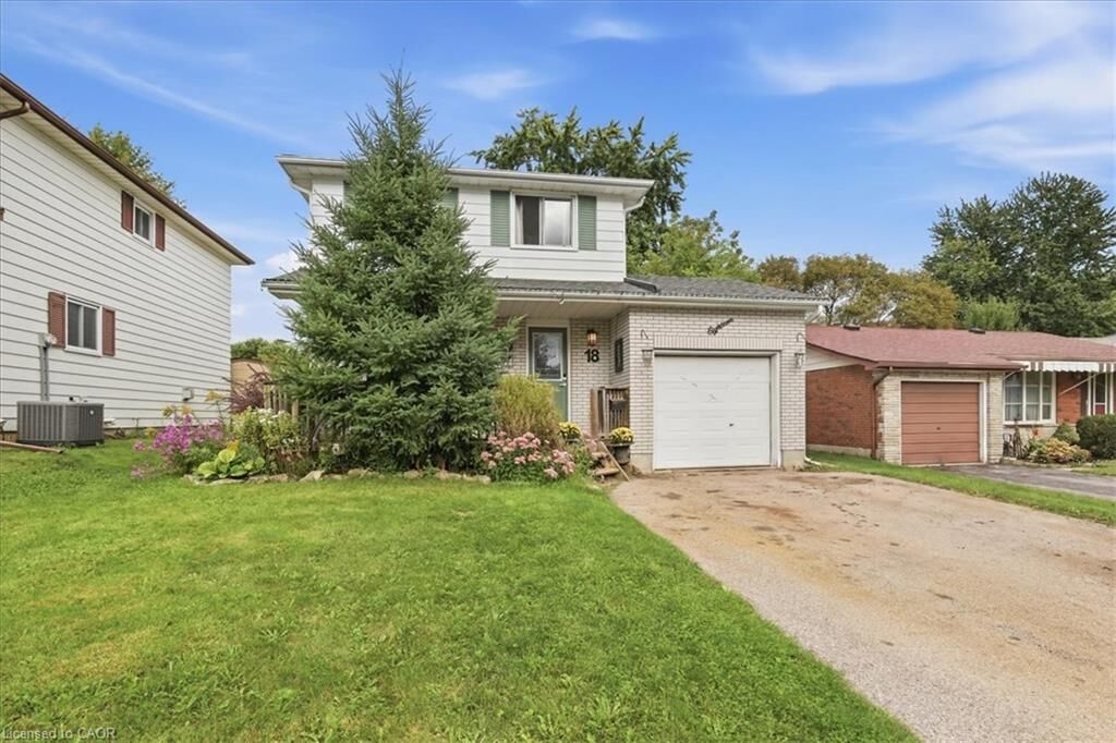 Property Photo:  18 Forest Glen Court  ON N2N 1E2 