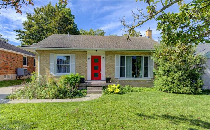 Property Photo:  49 Dietz Avenue S  ON N2L 2J8 