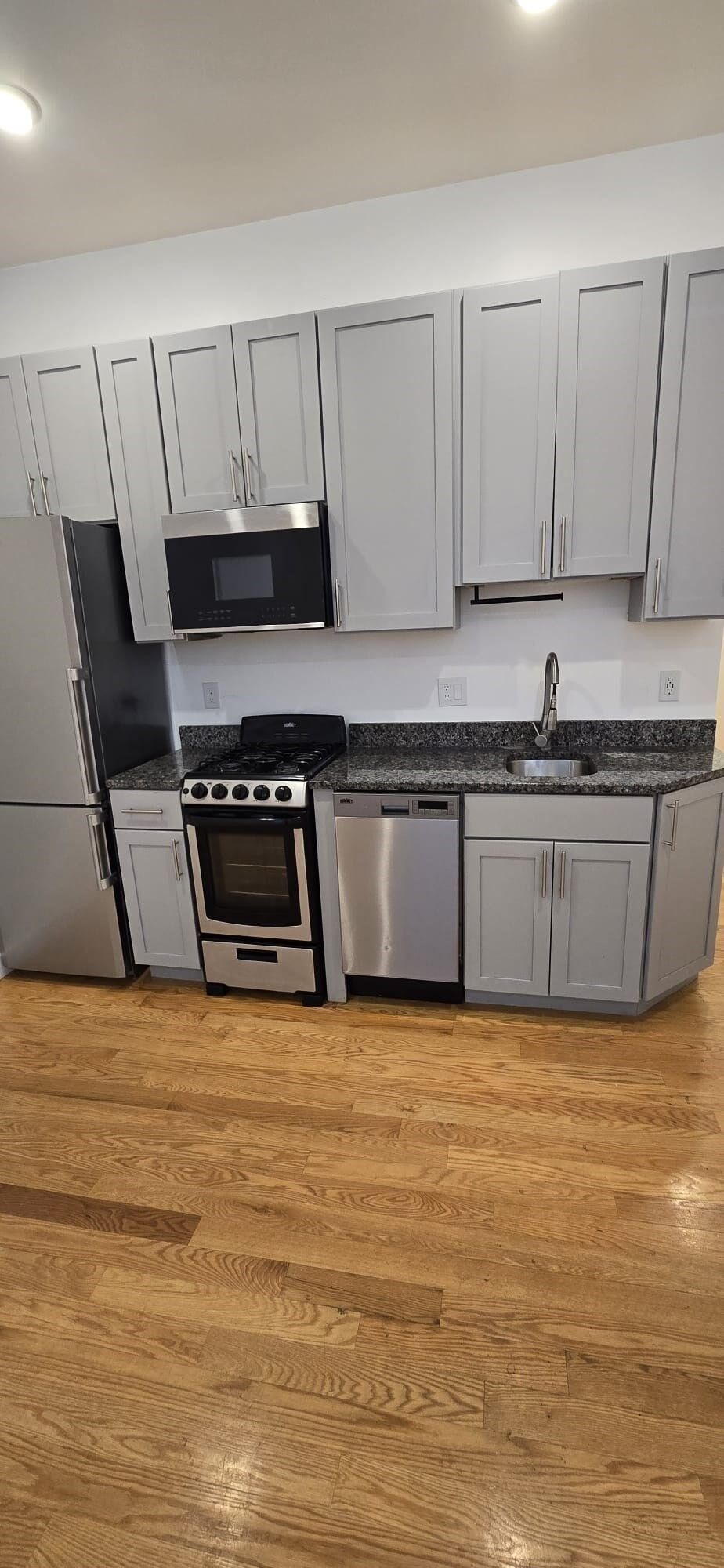 Property Photo:  64 Market 201  MA 01901 