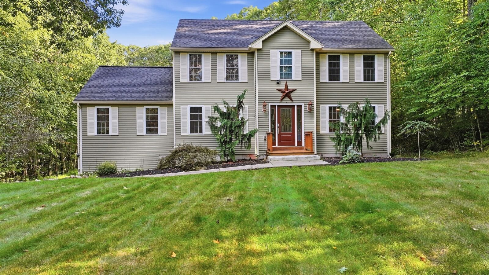 Property Photo:  138 Walnut  MA 01516 
