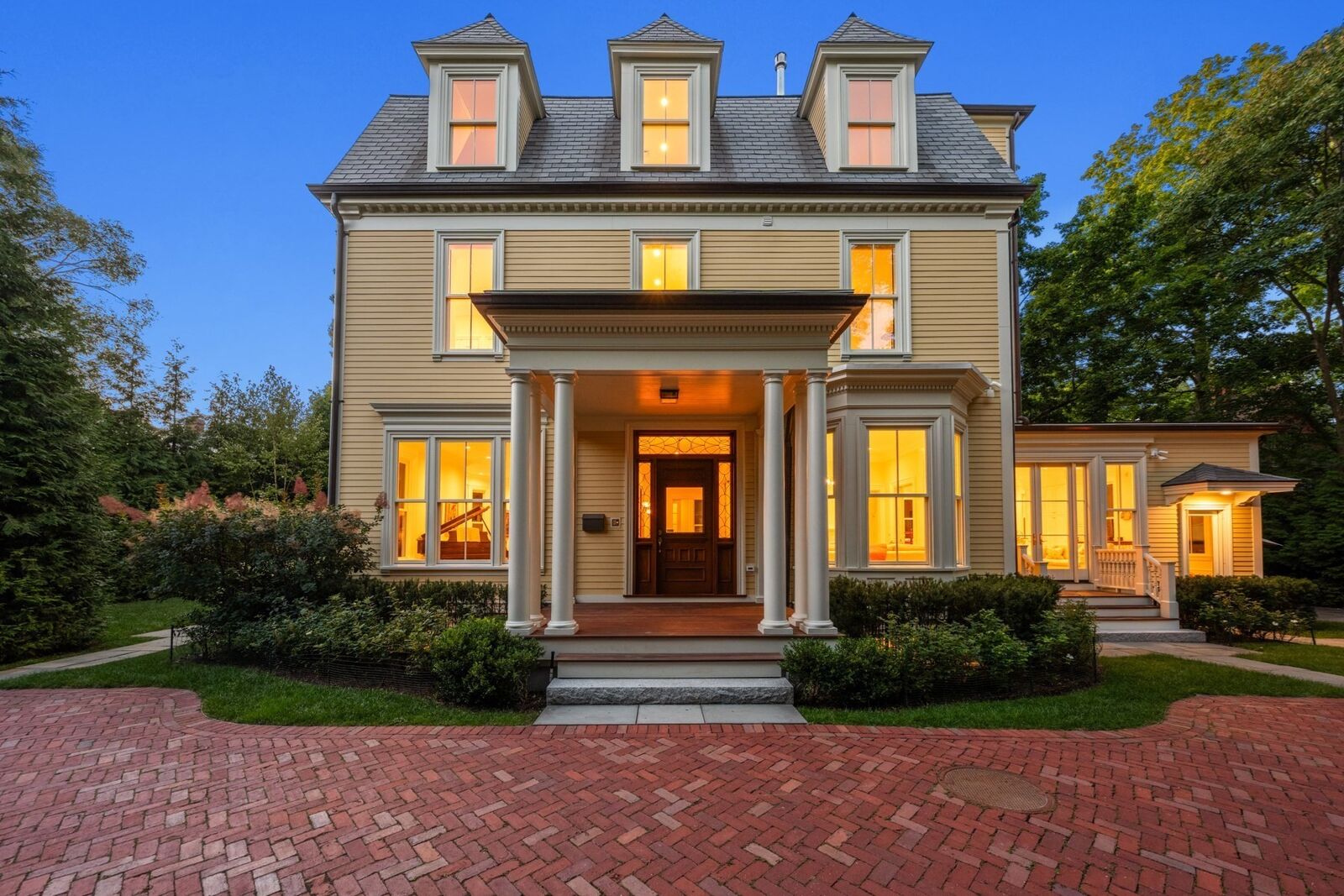Property Photo:  68 Sparks Street  MA 02138 