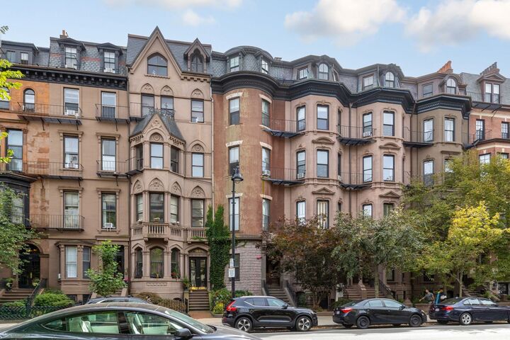 Property Photo:  167 Beacon St 1/3  MA 02116 