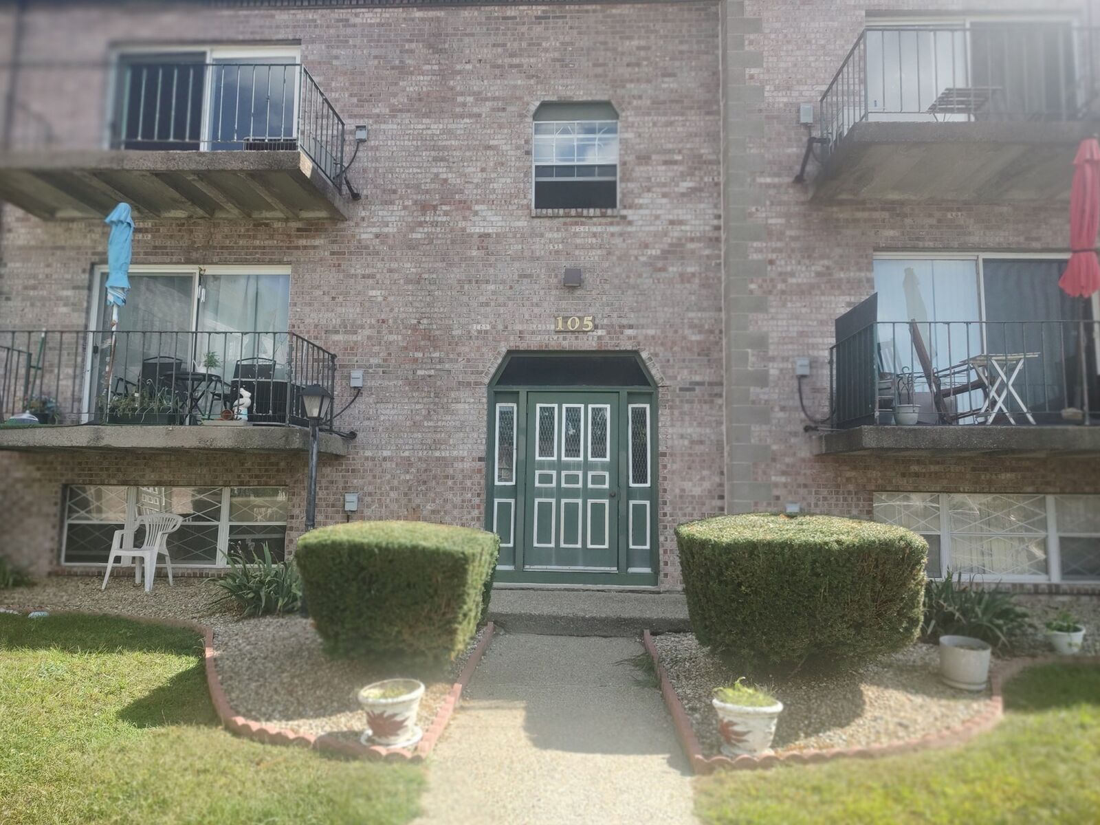 Property Photo:  105 Oak Lane 9  MA 02301 
