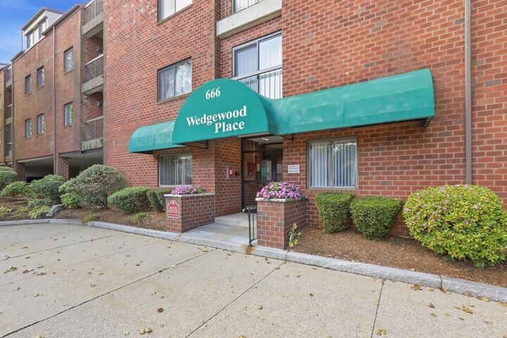 Property Photo:  666 Main Street 210  MA 01890 