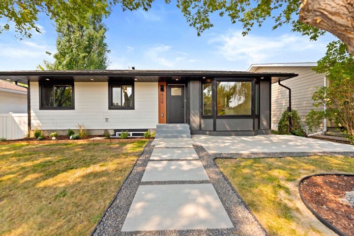 Property Photo:  439 Arlington Drive SE  AB T2H 1S4 
