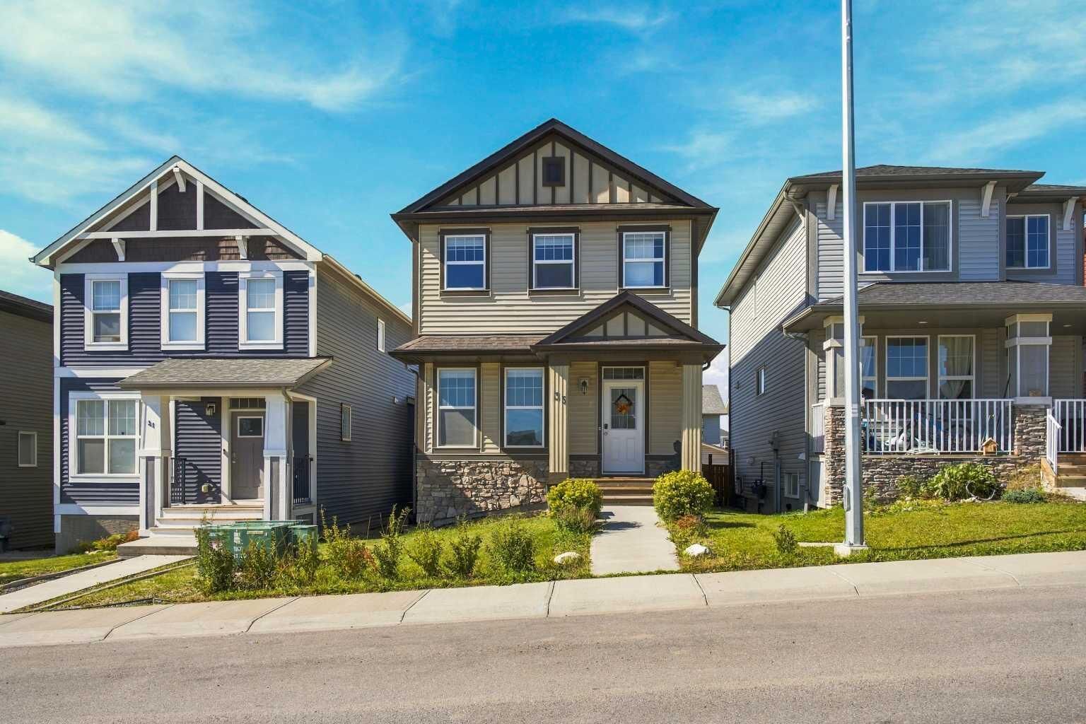 Property Photo:  35 Heritage Rise  AB T4C 2R5 