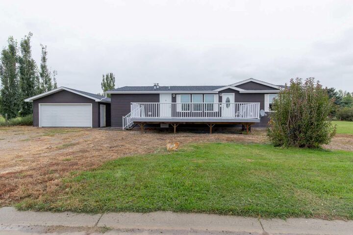 Property Photo:  503 5 Avenue  AB T0K 2L0 