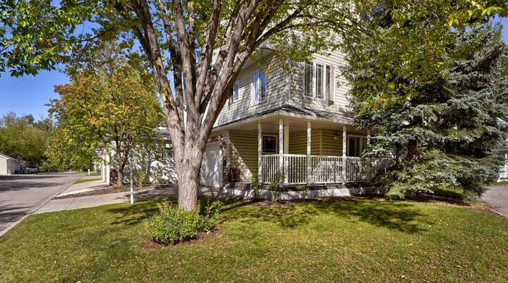 Property Photo:  192 Inglewood Cove SE  AB T2G 5K3 