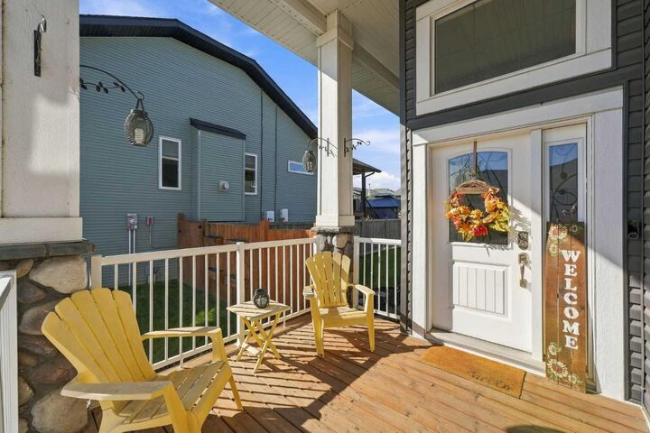 Property Photo:  22 Healey Street  AB T0M 1R0 