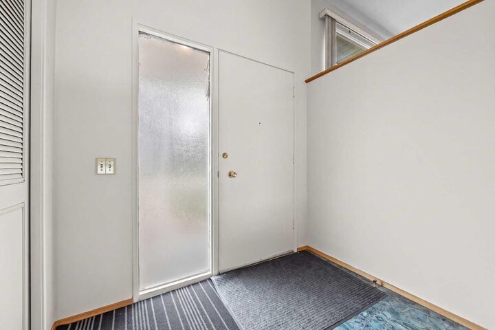 Property Photo:  6904 8 Street NW  AB T2K 1G1 