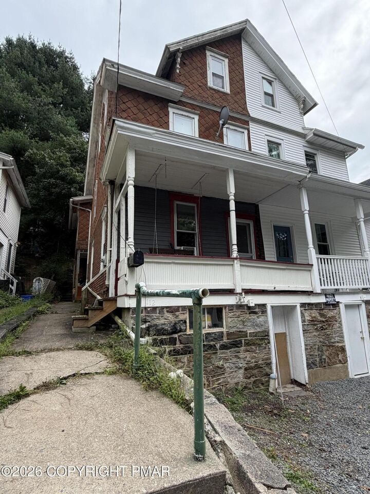 Property Photo: 112 Silk Street PA 18229