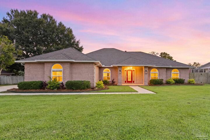 Property Photo: 1017 Bushwood Dr FL 32533