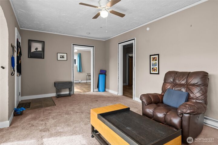 Property Photo:  2412  Aberdeen Avenue  WA 98520 