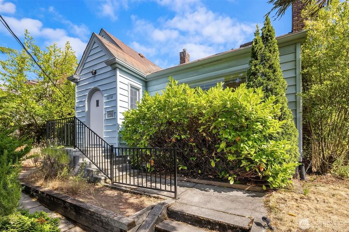 Property Photo: 3838 38th Avenue S WA 98118