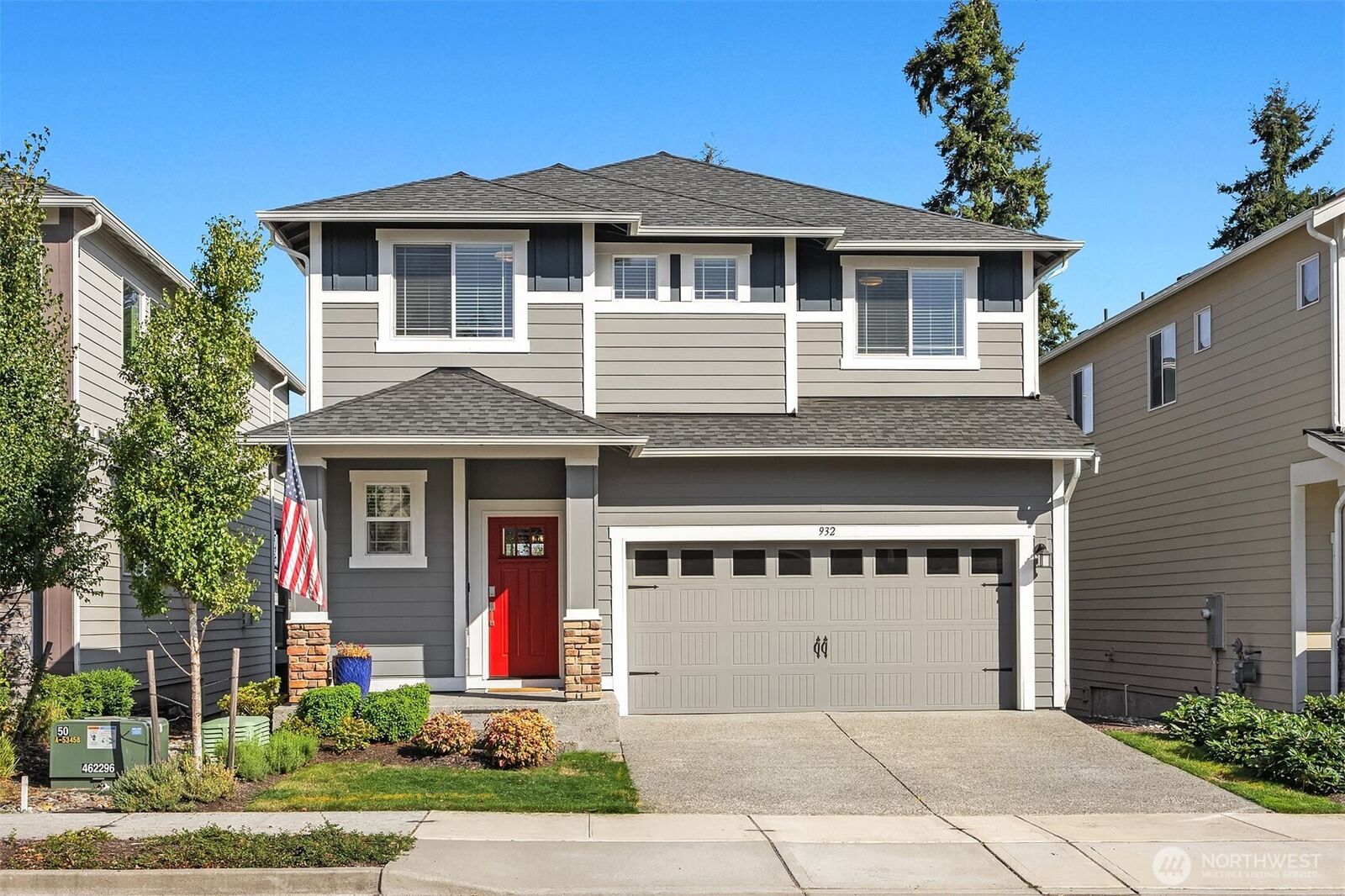 Property Photo:  932  121st Avenue SE  WA 98258 
