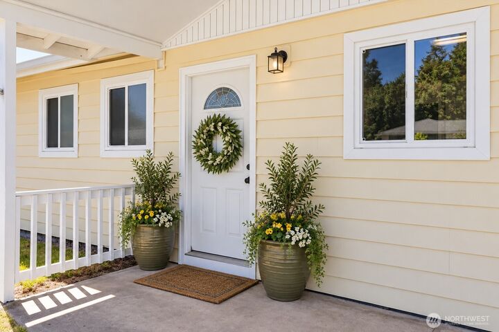 Property Photo: 1542 Roland Avenue WA 98366