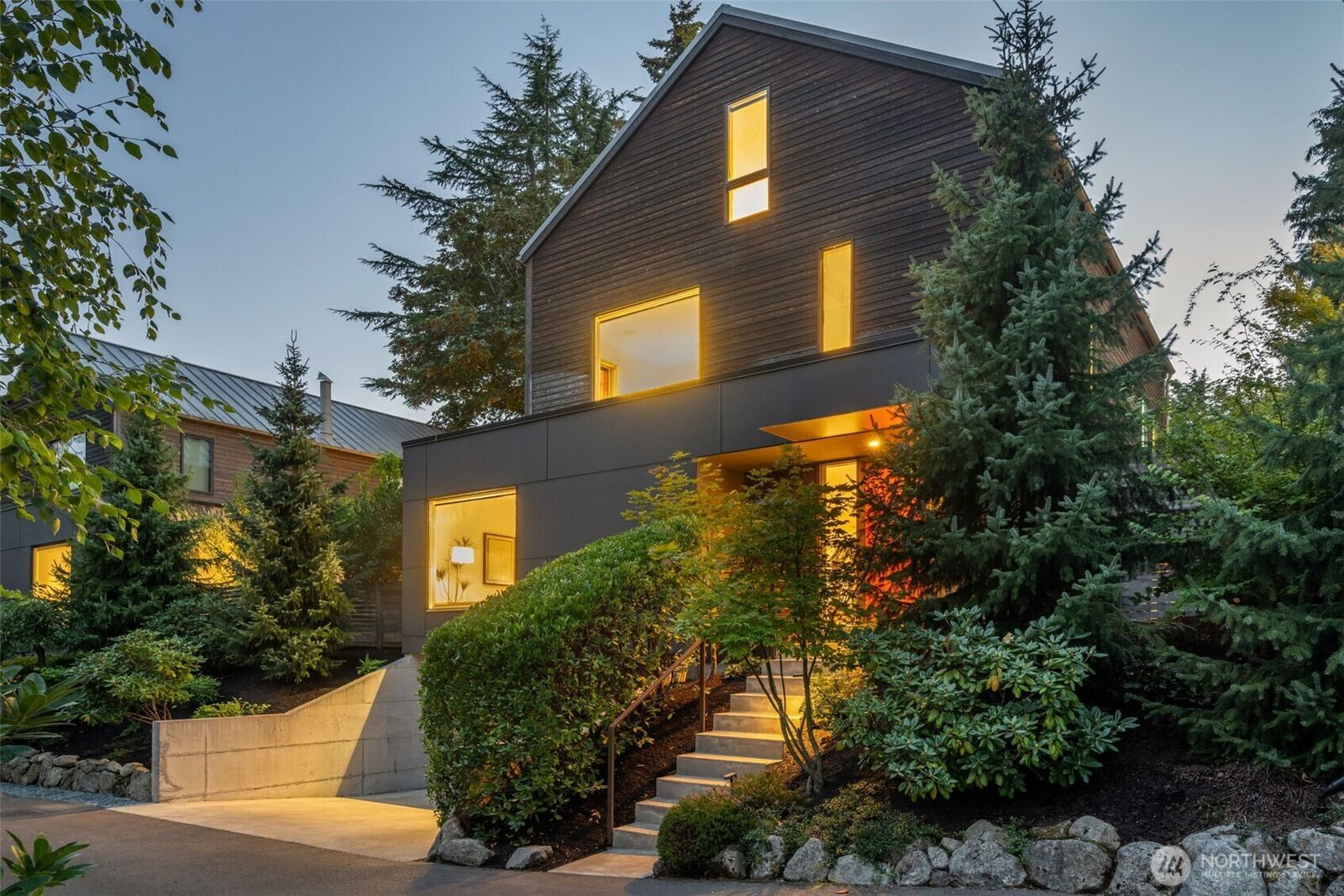 Property Photo: 6015 53rd Avenue NE WA 98115