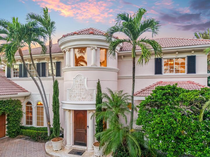 Property Photo: 961 Banyan Drive FL 33483