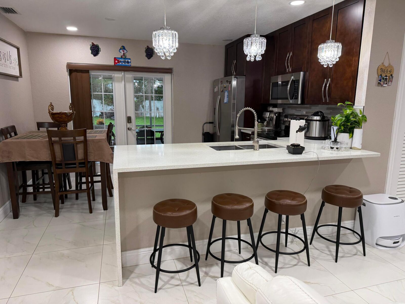 Property Photo: 4307 Cypress Lane FL 33406