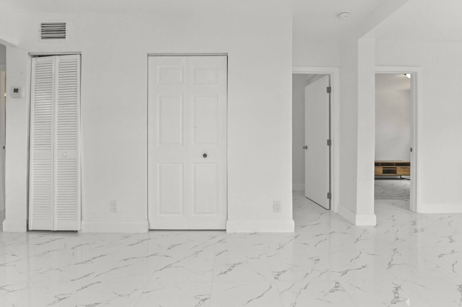 Property Photo: 515 Putnam Road FL 33405