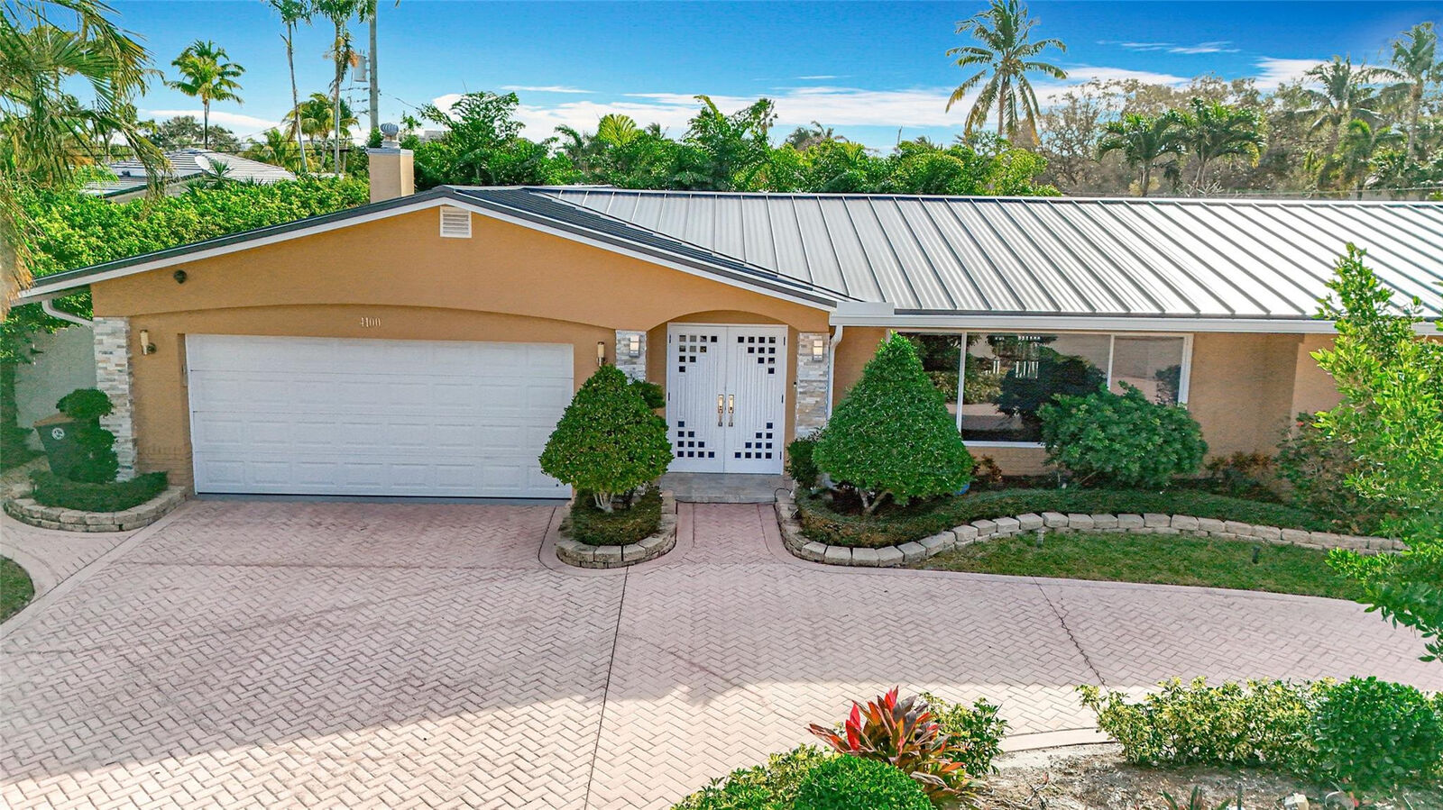 Property Photo:  4100 NE 25th Avenue  FL 33064 