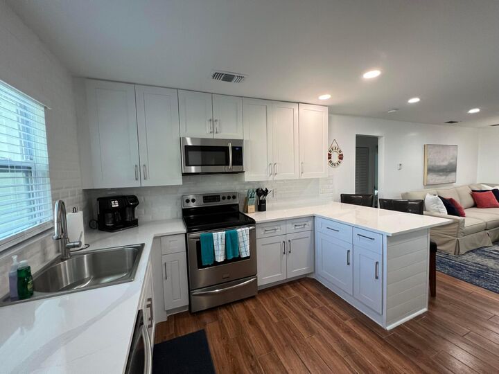 Property Photo: 4104 Garden Avenue FL 33405