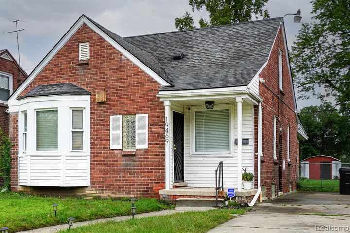 Property Photo: 19469 Whitcomb Street MI 48235