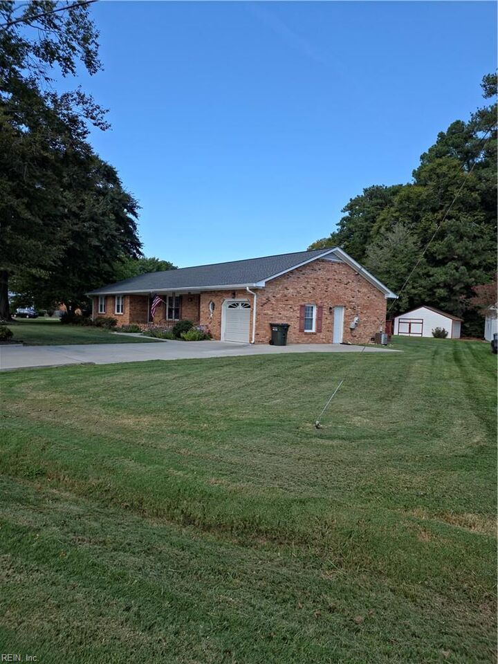 Property Photo:  126 Tabb Ln  VA 23693 