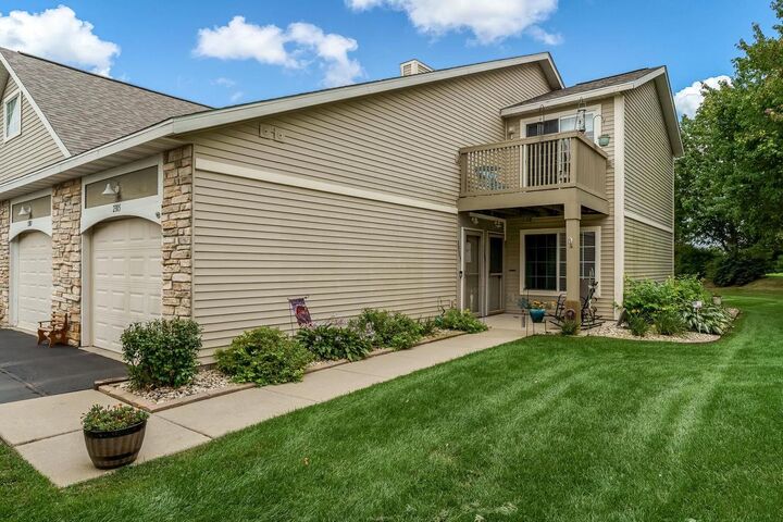 Property Photo:  2307 Turnberry Court  WI 53511 