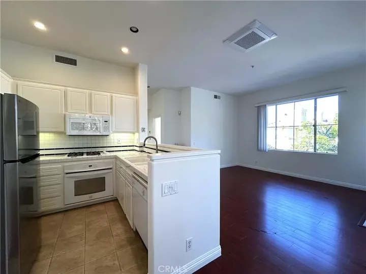 Property Photo:  1701 Reggio Aisle  CA 92606 