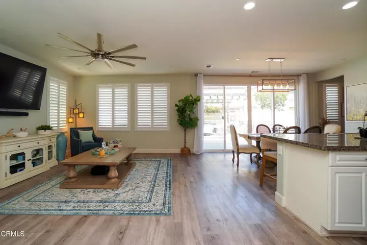 Property Photo:  543 Platte Way  CA 93036 