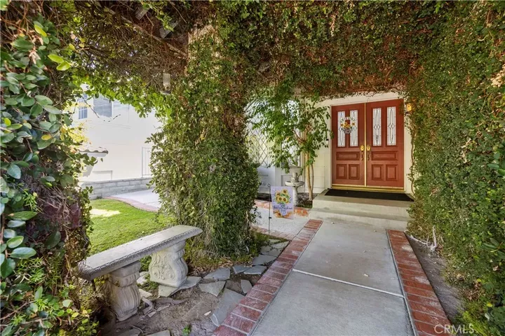 Property Photo:  29342 Hidden Oak  CA 91387 