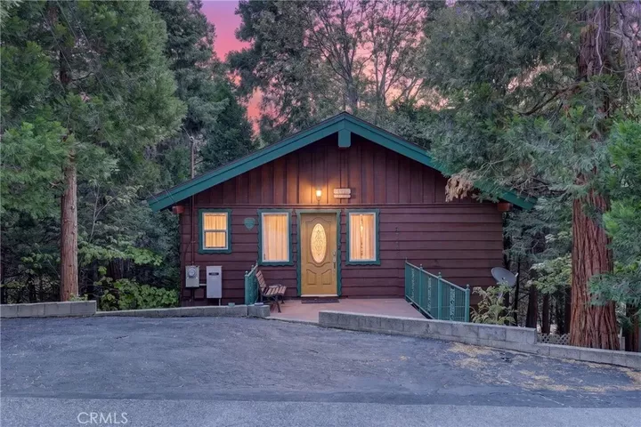 Property Photo: 1147 Jungfrau Drive CA 92325